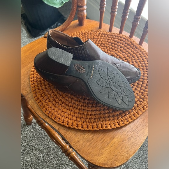 Born Womens Brown Leather Slip On Ankle Heeled Bootie Size US 8 - Picture 6 of 7